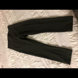 OLIVE LULULEMON LEGGINGS
